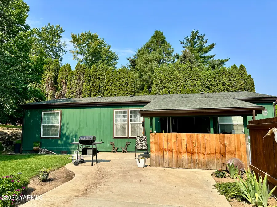 30 Golden, Yakima, WA 98908 - #2
