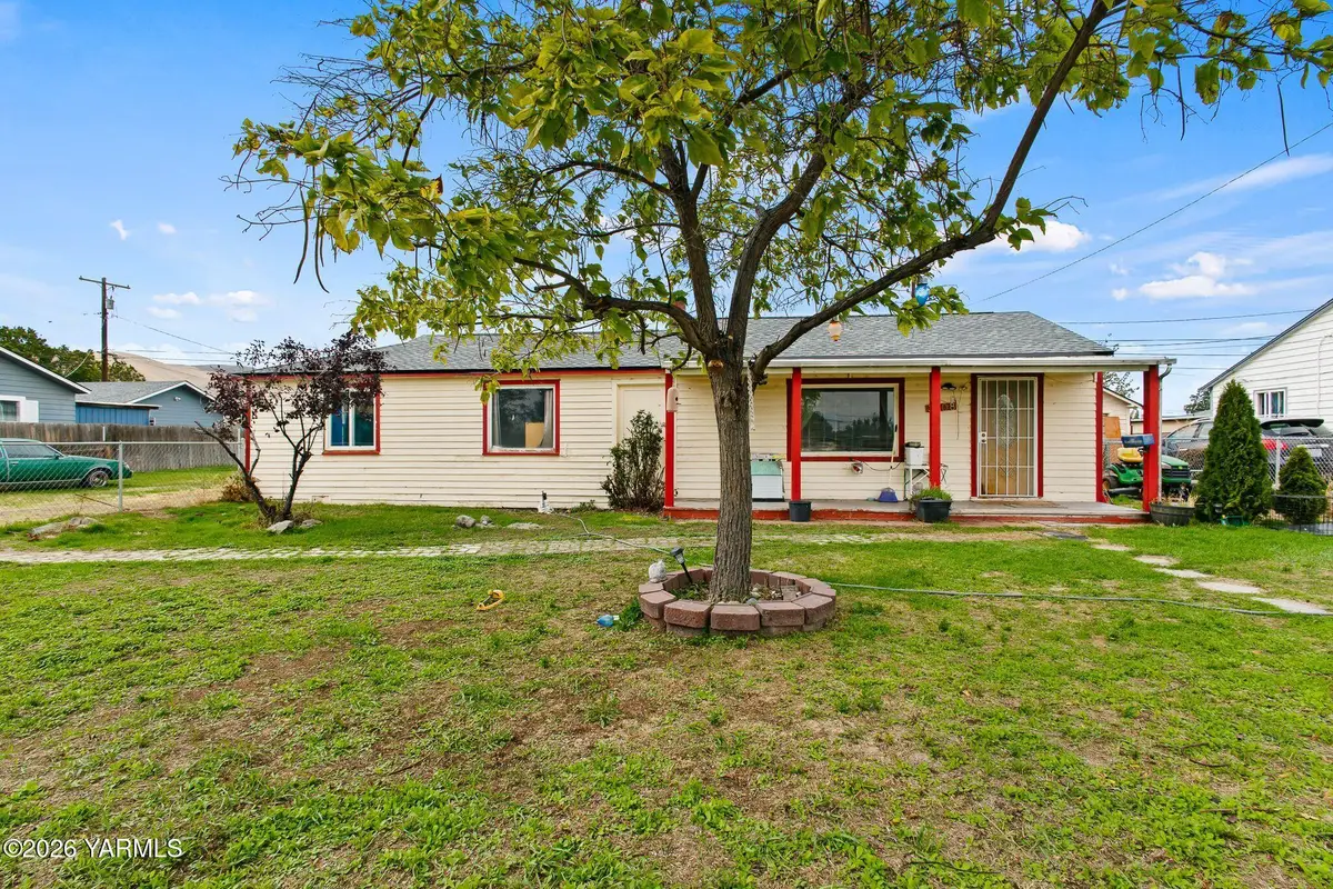 3808 S 2nd, Union Gap, WA 98903 - #1