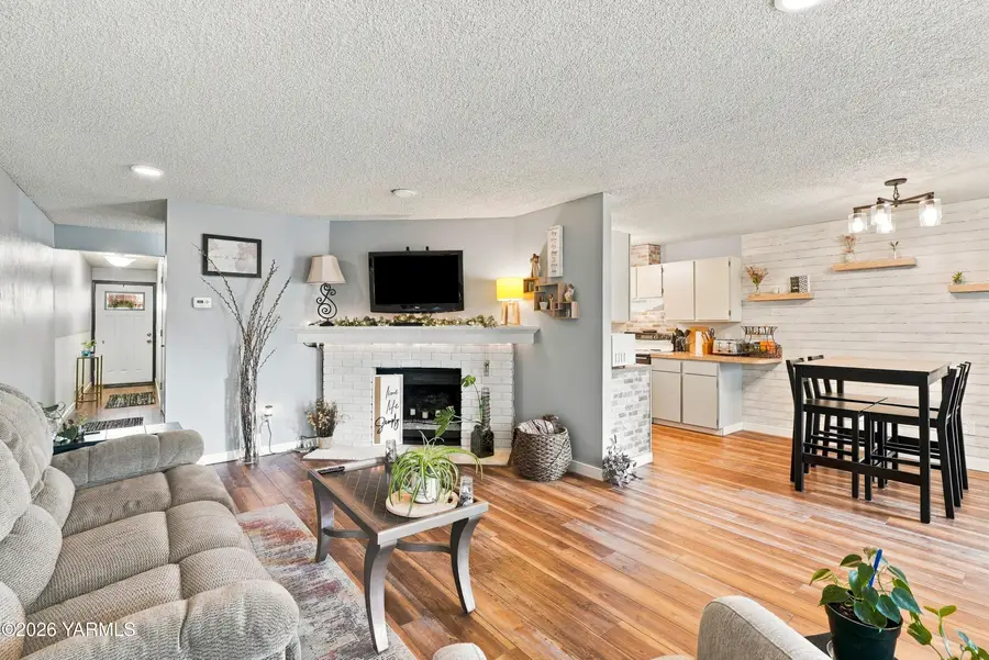 701 S 38th, Yakima, WA 98902 - #2