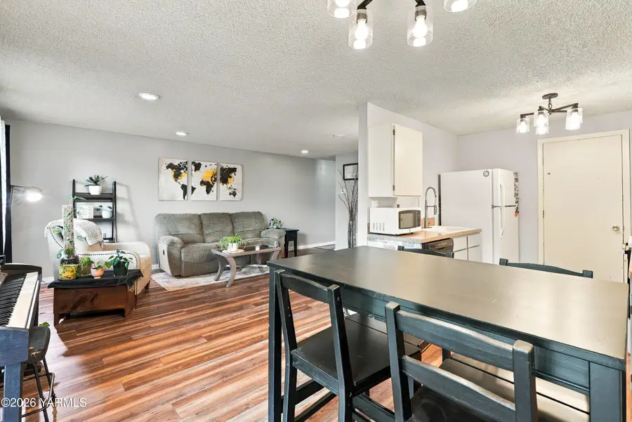 701 S 38th, Yakima, WA 98902 - #3