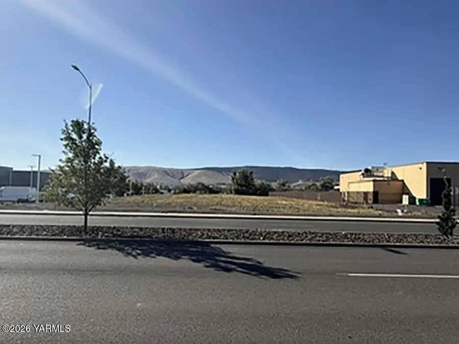 NKA W Valley Mall, Union Gap, WA 98903 - #2