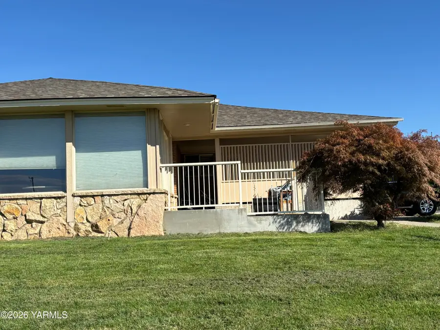 2020 Washout, Sunnyside, WA 98944 - #2