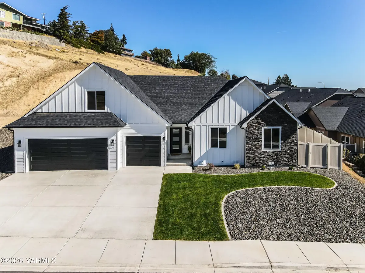 301 N 89th, Yakima, WA 98908 - #1