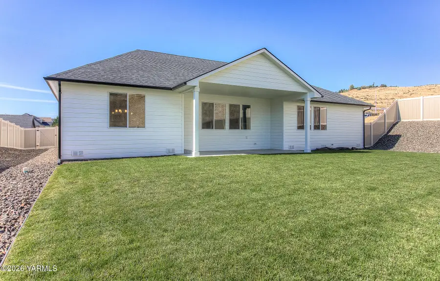 301 N 89th, Yakima, WA 98908 - #2