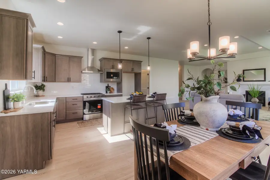 301 N 89th, Yakima, WA 98908 - #3