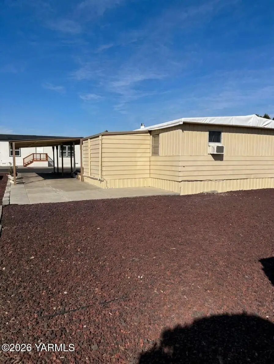 18 W Washington, Yakima, WA 98903 - #3