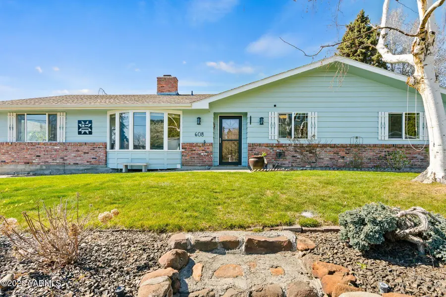 608 N 56th, Yakima, WA 98908 - #2