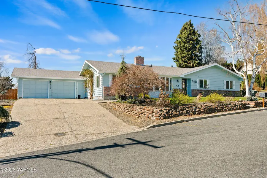 608 N 56th, Yakima, WA 98908 - #3