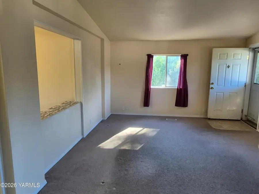 7001 Gregory, Yakima, WA 98908 - #3
