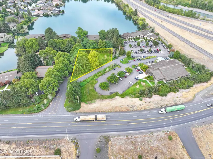 1310 N 16th, Yakima, WA 98902 - #3