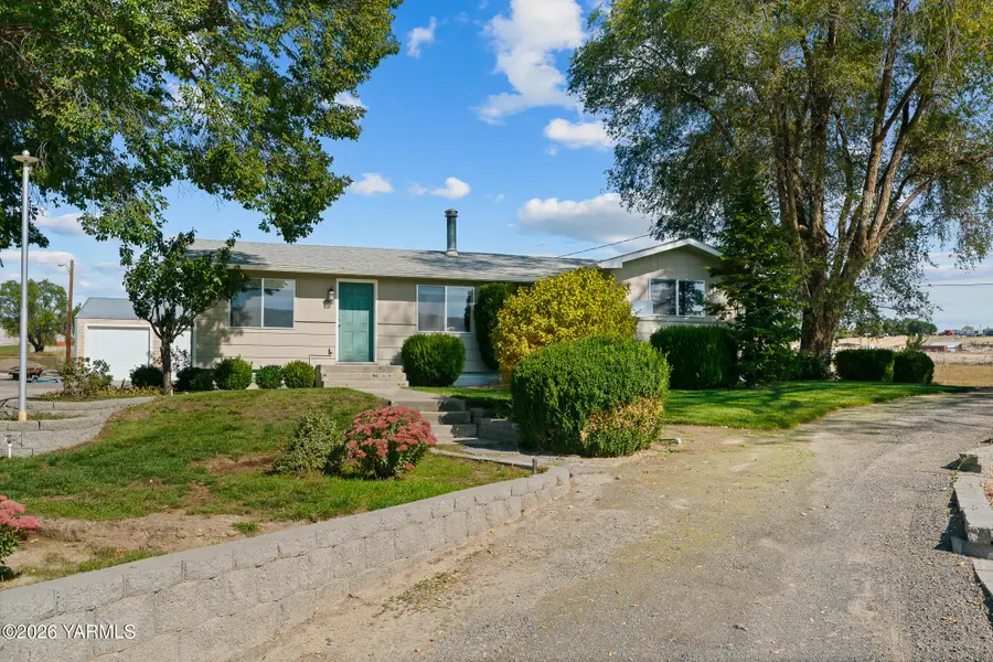 8991 State Route 24, Moxee, WA 98936 - #2