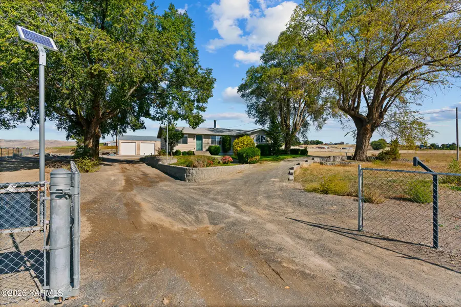8991 State Route 24, Moxee, WA 98936 - #3
