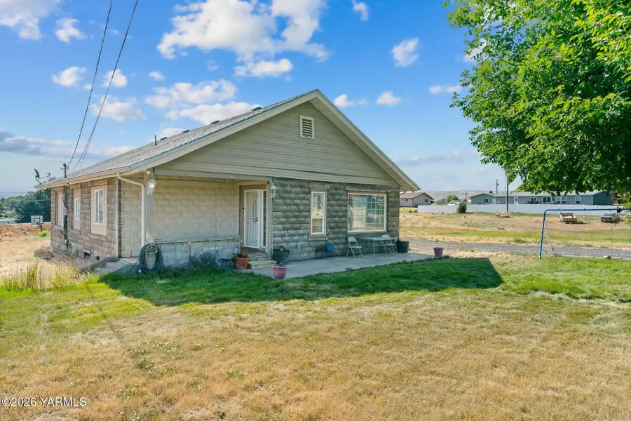 1761 Selah Loop, Selah, WA 98942 - #3