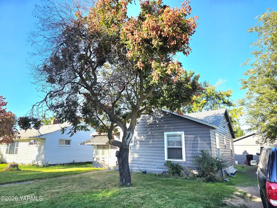 1406 S 5th, Yakima, WA 98902 - #3