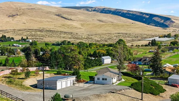 3670 N Wenas, Selah, WA 98942