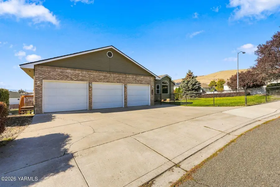 4940 N Sky Vista, Yakima, WA 98901 - #3