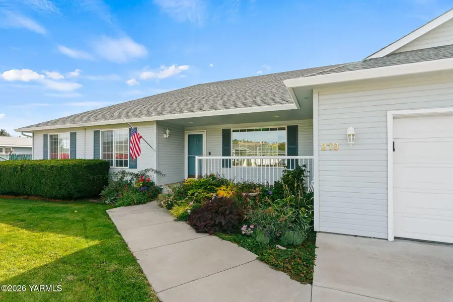 218 S 86th, Yakima, WA 98908 - #3