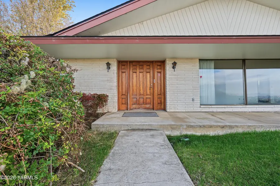 2608 Mccullough, Yakima, WA 98903 - #3