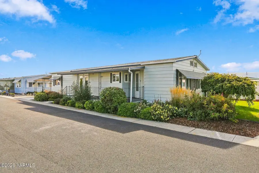 18 W Washington, Union Gap, WA 98903 - #2