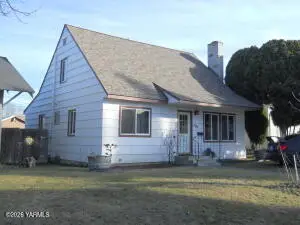 303 Avenue G Ave, Grandview, WA 98930