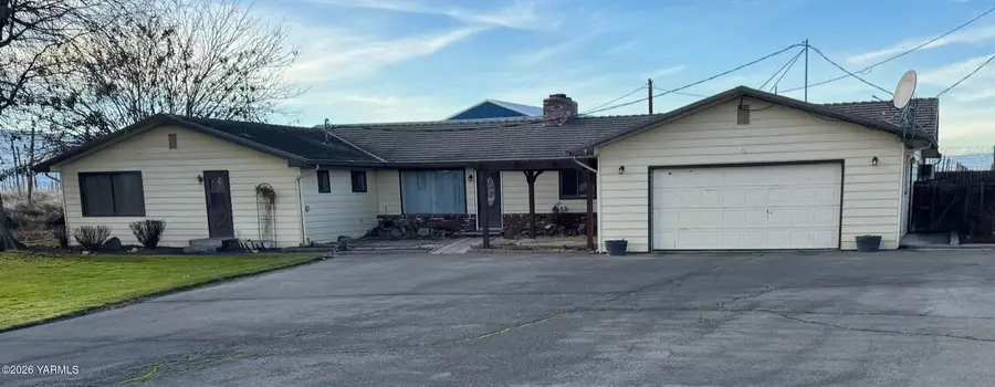 3920 S Olden, Toppenish, WA 98948 - #3
