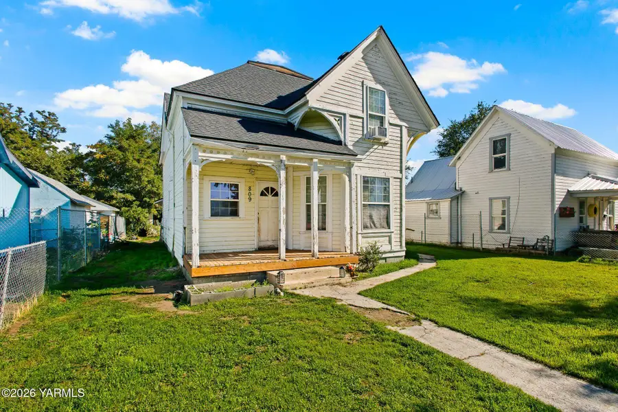 809 N 4th, Yakima, WA 98903 - #3