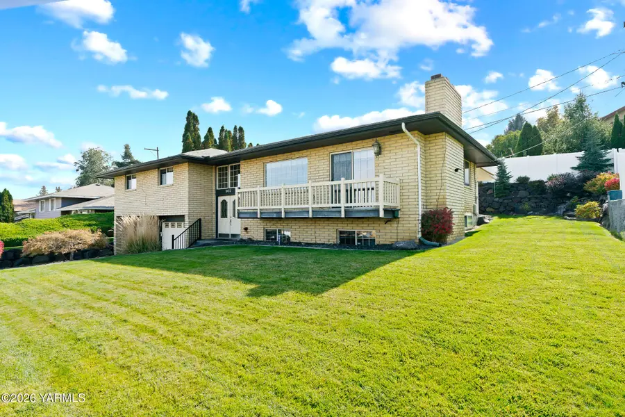 902 Riverview, Selah, WA 98942 - #2