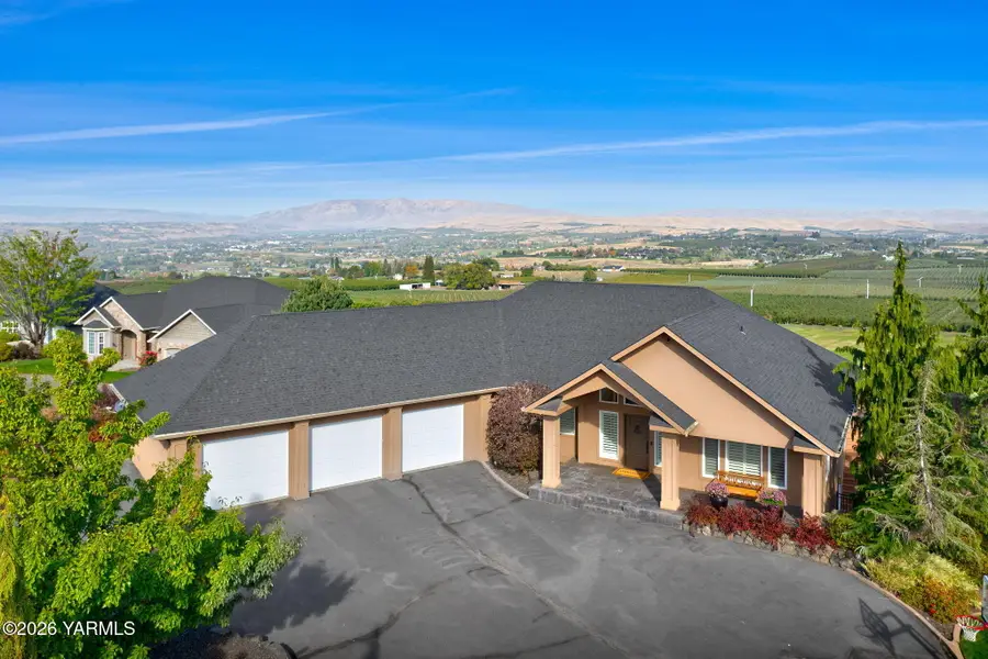 828 Lookout Point, Selah, WA 98942 - #2