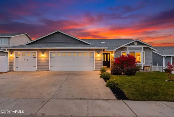 515 Mount Adams, Moxee, WA 98936