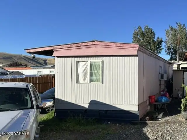 102 E California, Union Gap, WA 98903 - #1