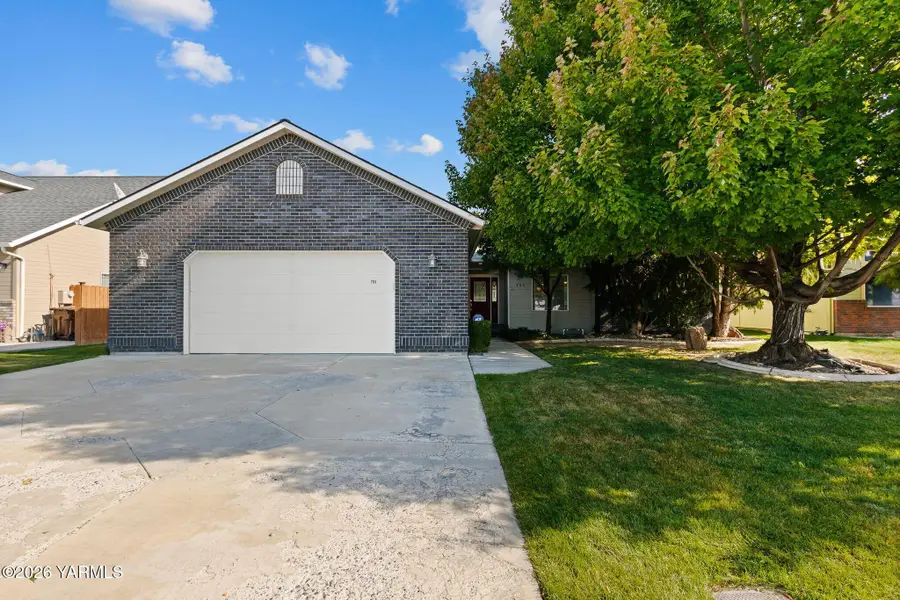 705 S 87th, Yakima, WA 98908 - #2