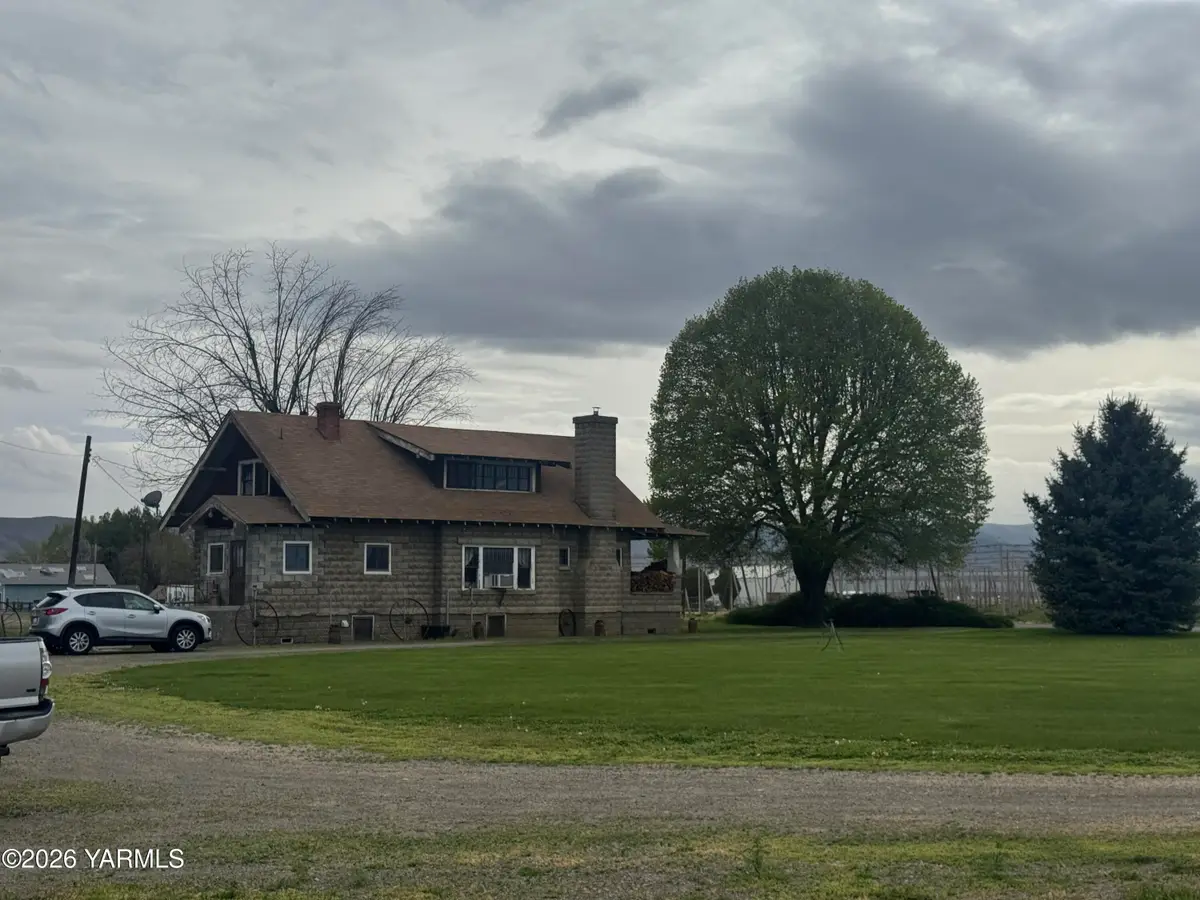 8911 Ashue, Toppenish, WA 98948 - #1