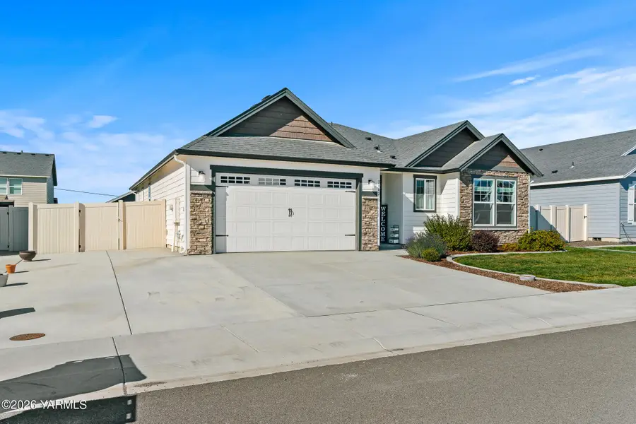 2102 Amber, Yakima, WA 98901 - #2