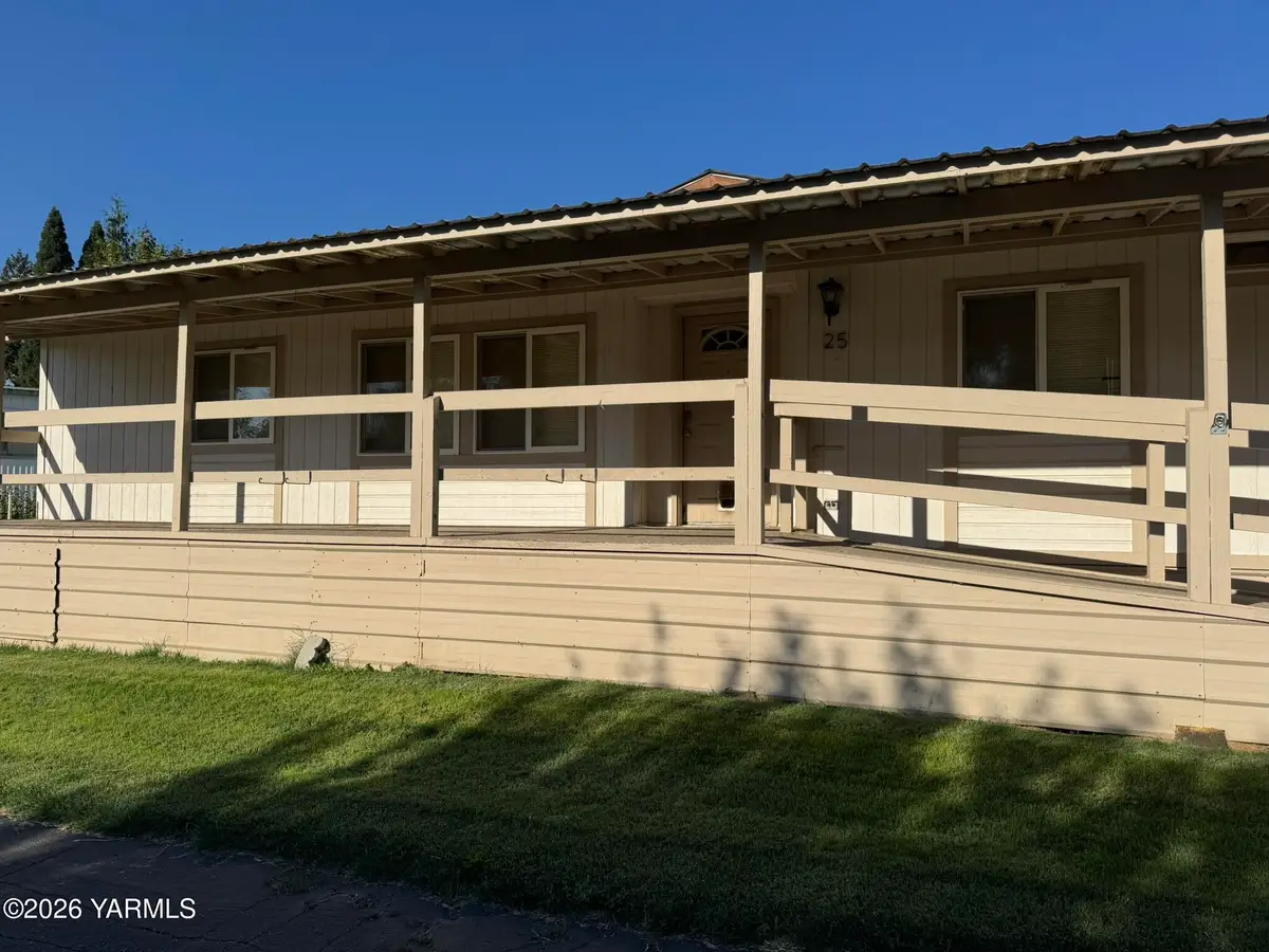 811 2nd, Zillah, WA 98953 - #1
