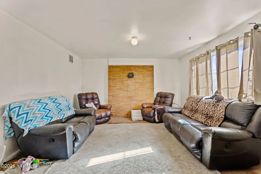 1609 S 14th, Yakima, WA 98901 - #3