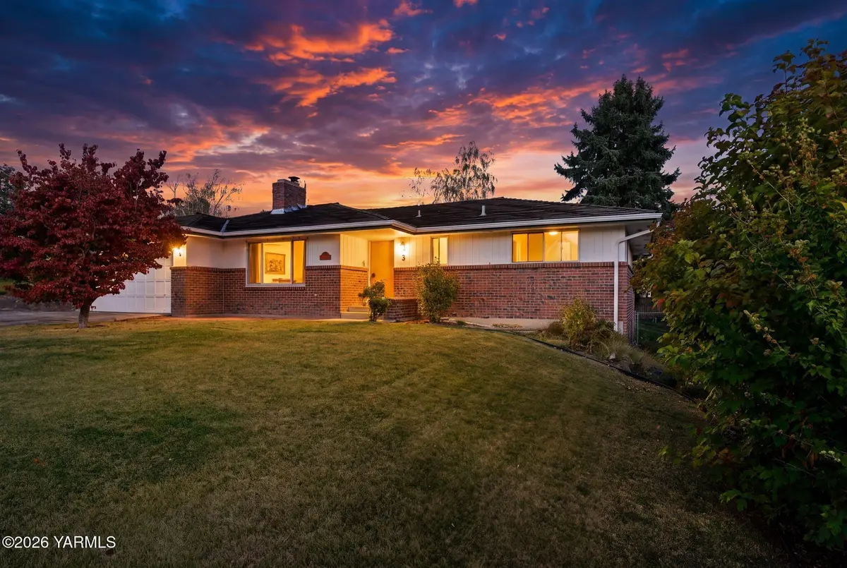 3 N 42nd, Yakima, WA 98908 - #1