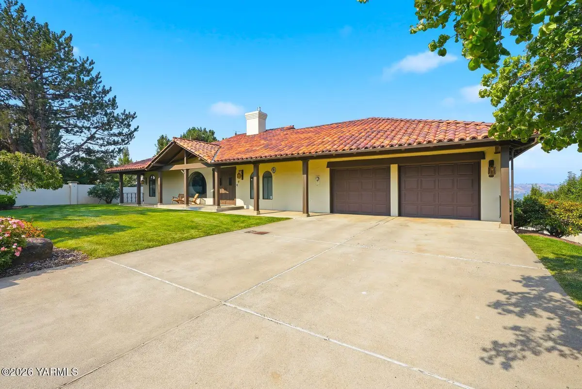 530 Brown, Selah, WA 98942 - #1