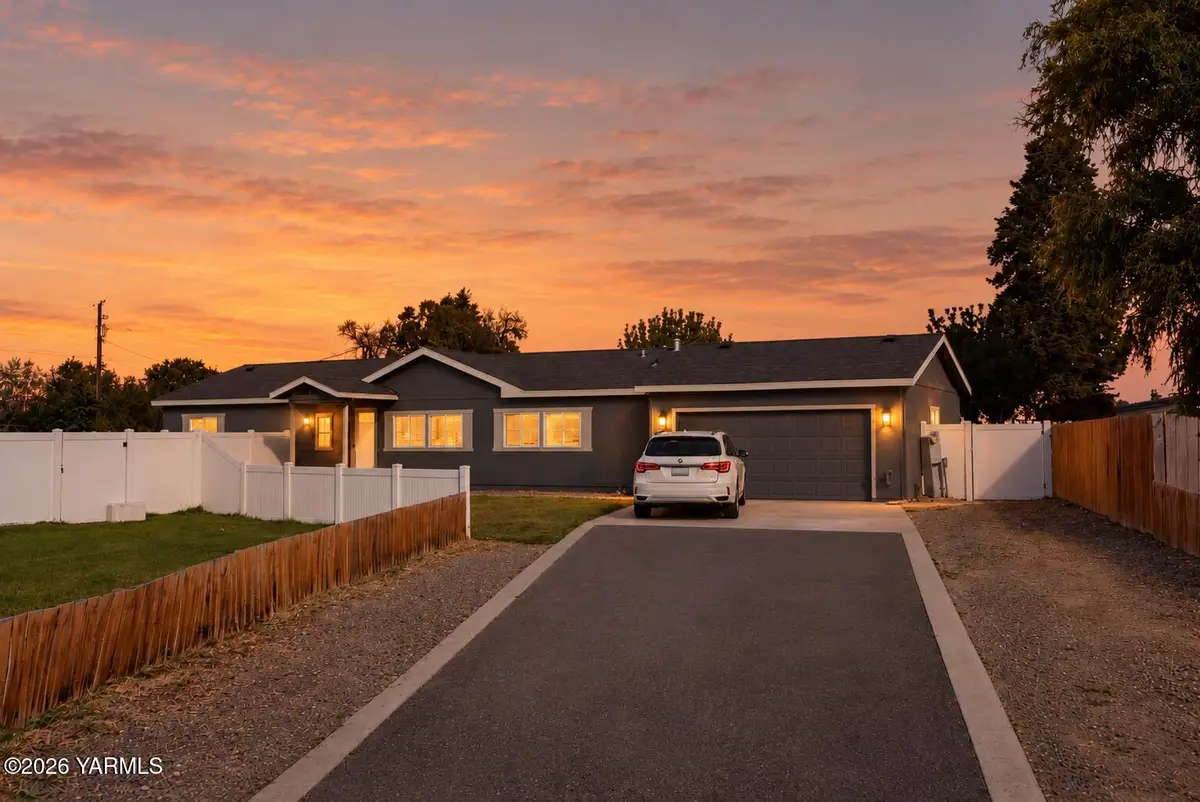 121 Northstone, Zillah, WA 98953 - #1