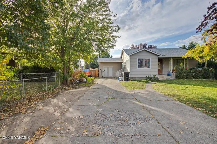 1014 S 17th, Yakima, WA 98902 - #3