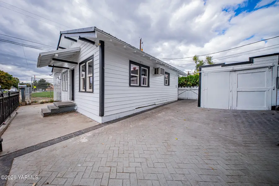 1115 W Maclaren, Yakima, WA 98902 - #2