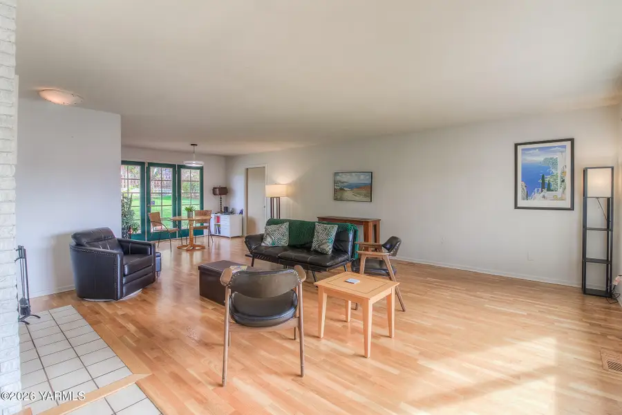 807 S 35th, Yakima, WA 98902 - #3