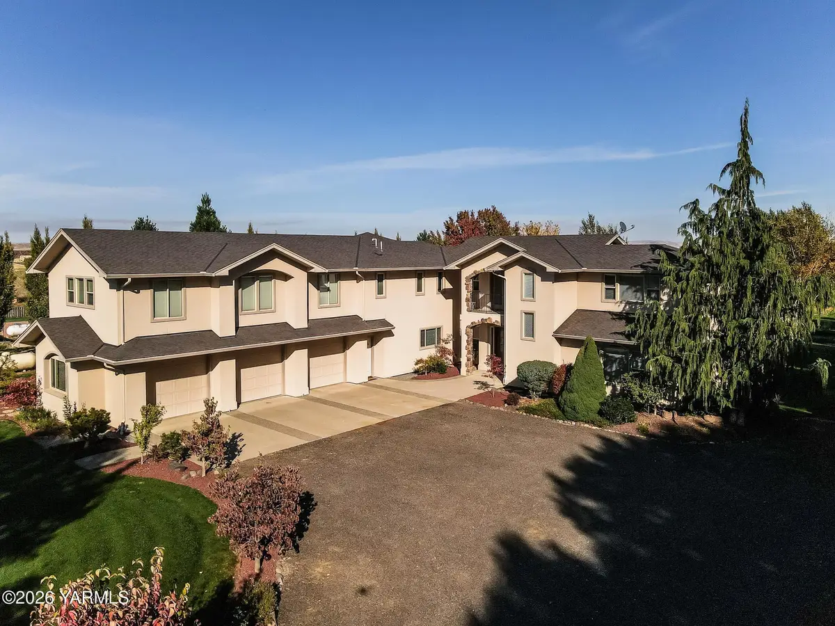 1907 Moore, Yakima, WA 98908 - #1