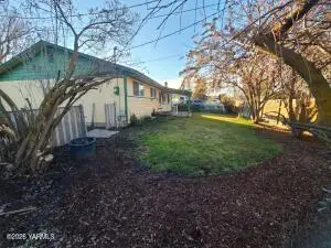 10608 Hackett Rd, Yakima, WA 98903 - #3