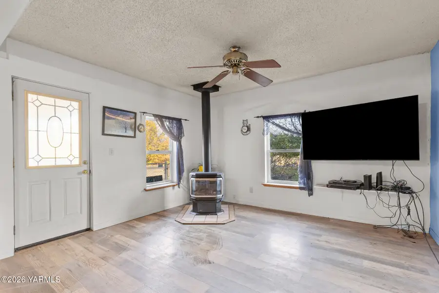 1430 Nagler, Selah, WA 98942 - #3