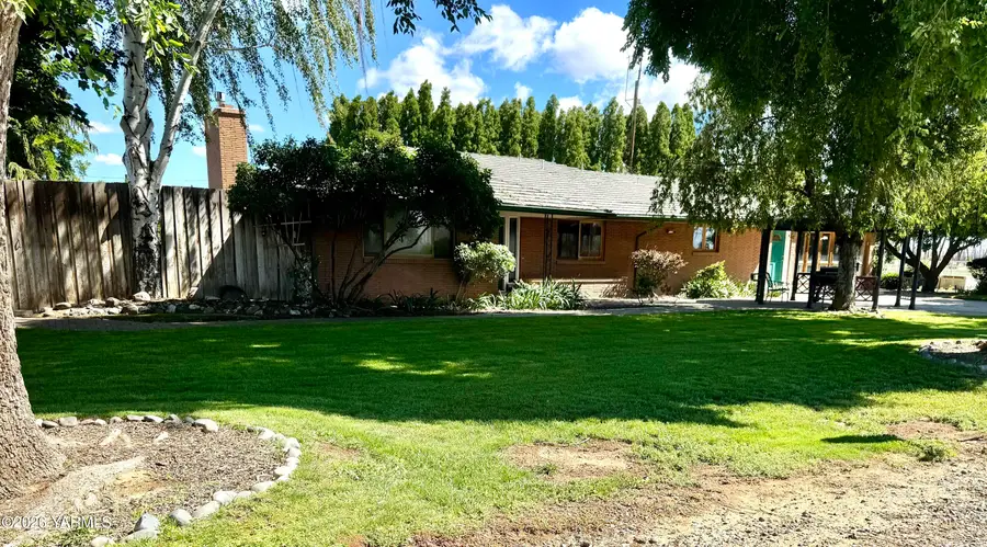 9791 Ashue, Toppenish, WA 98948 - #2