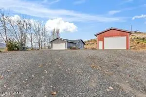 1390 Freimuth Rd, Selah, WA 98942