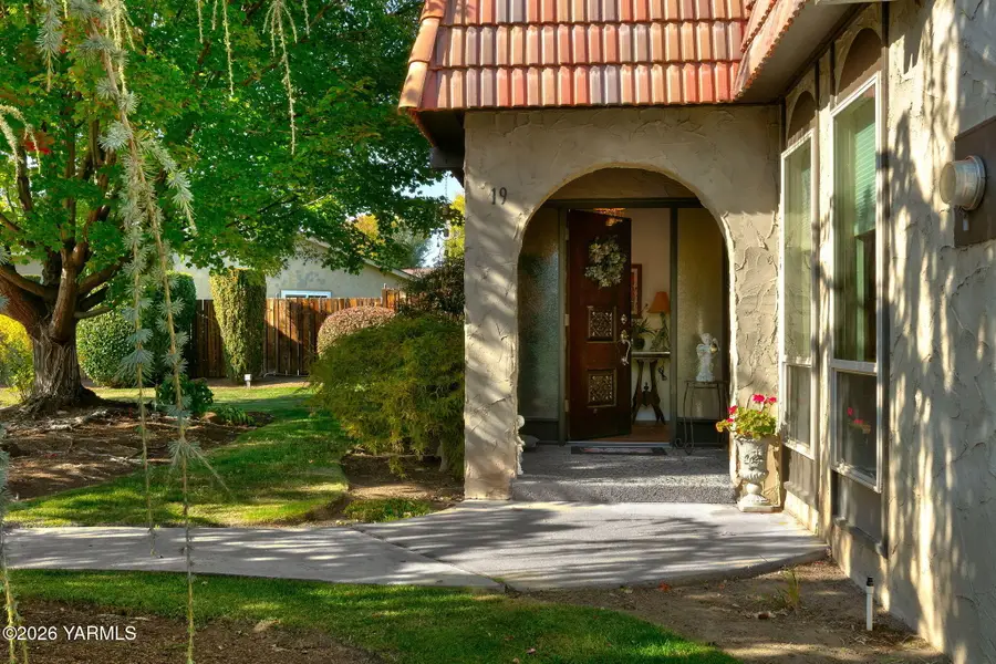 19 Crest, Yakima, WA 98908 - #2