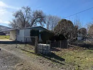 3204 Ahtanum Rd, Yakima, WA 98903 - #1