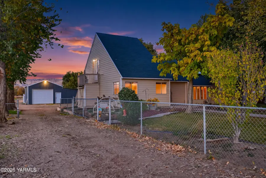 3805 W Birchfield, Yakima, WA 98901 - #2