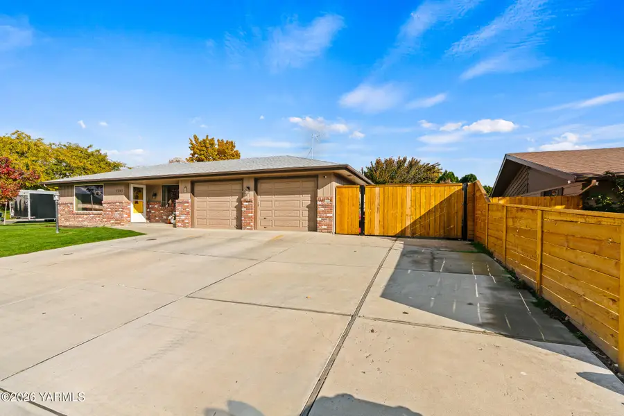 1205 S 37th, Yakima, WA 98902 - #2
